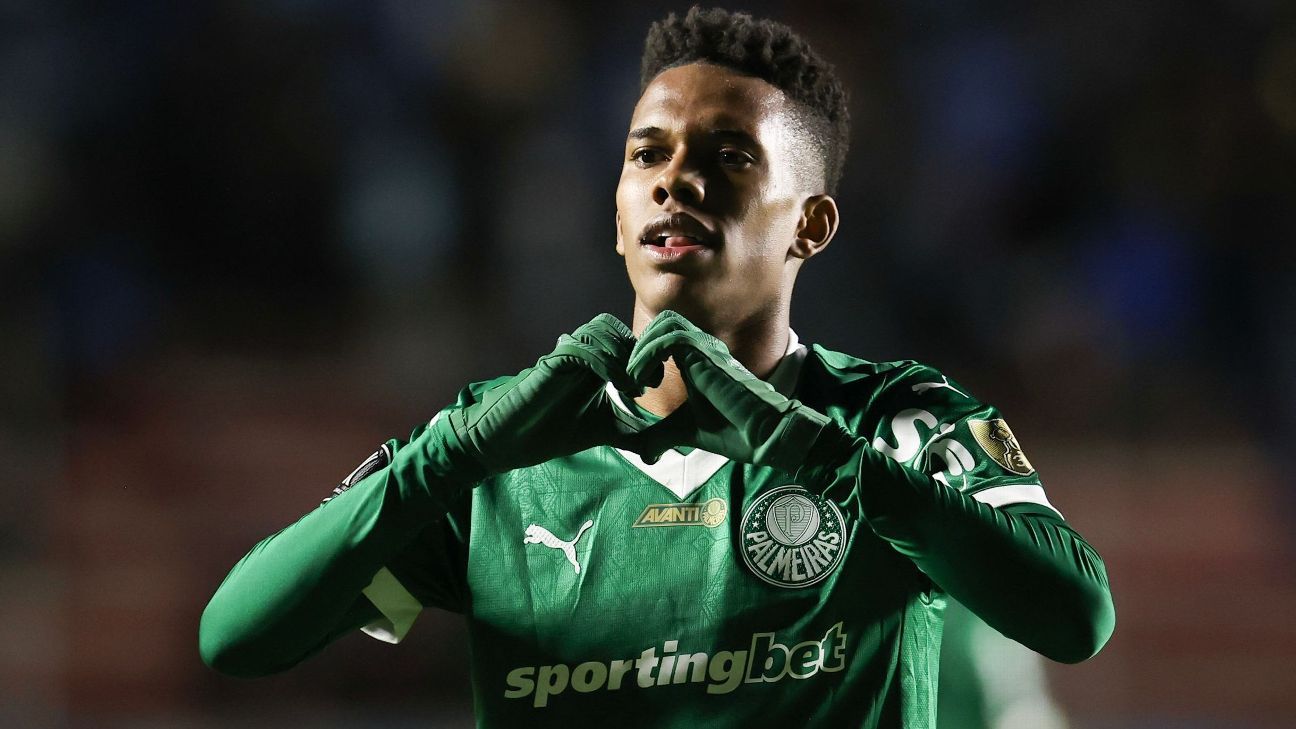 Η Chelsea-Bound Stephen βαθμολογεί, εμετό στο Win Cup