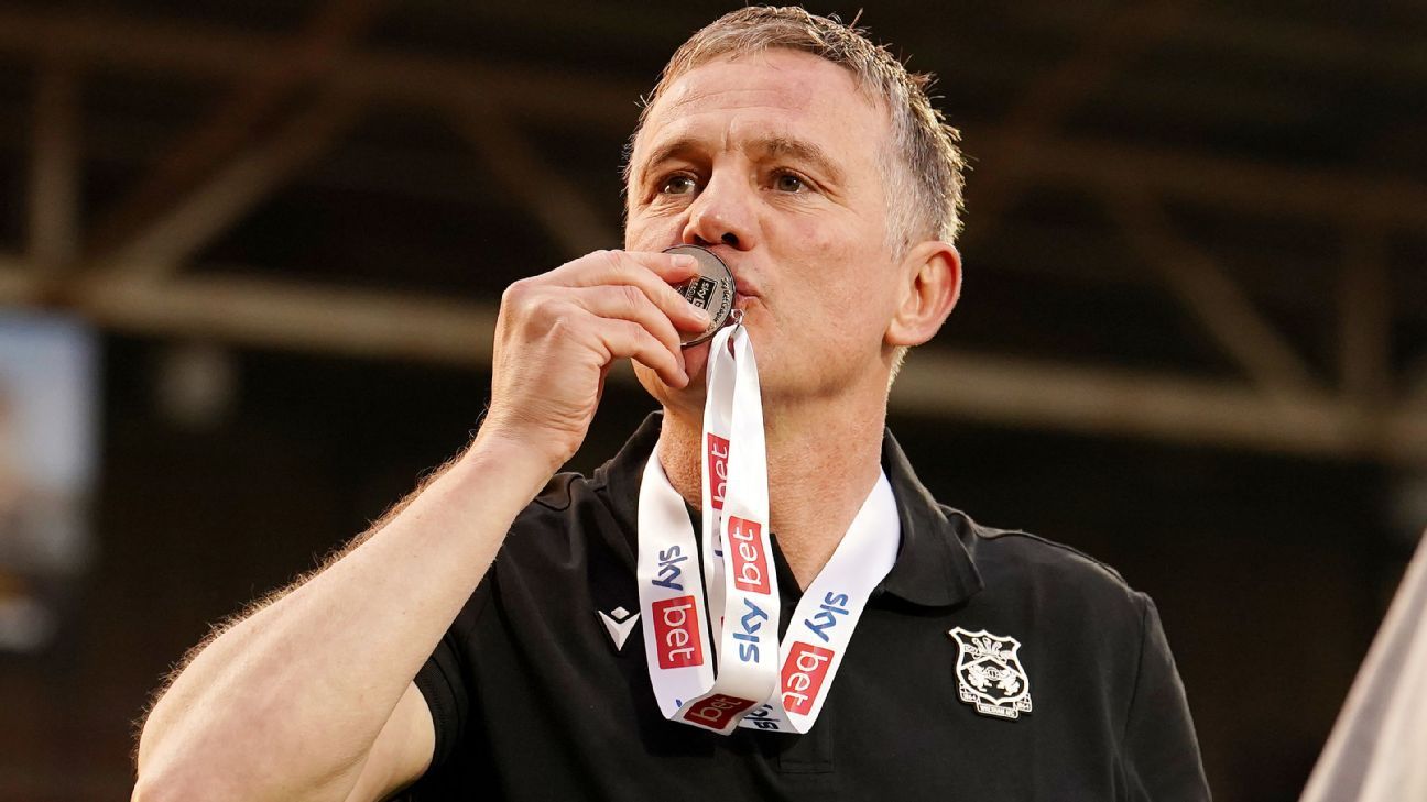 wrexham-plan-‘no-superstars’-Πολιτική-–-parkinson