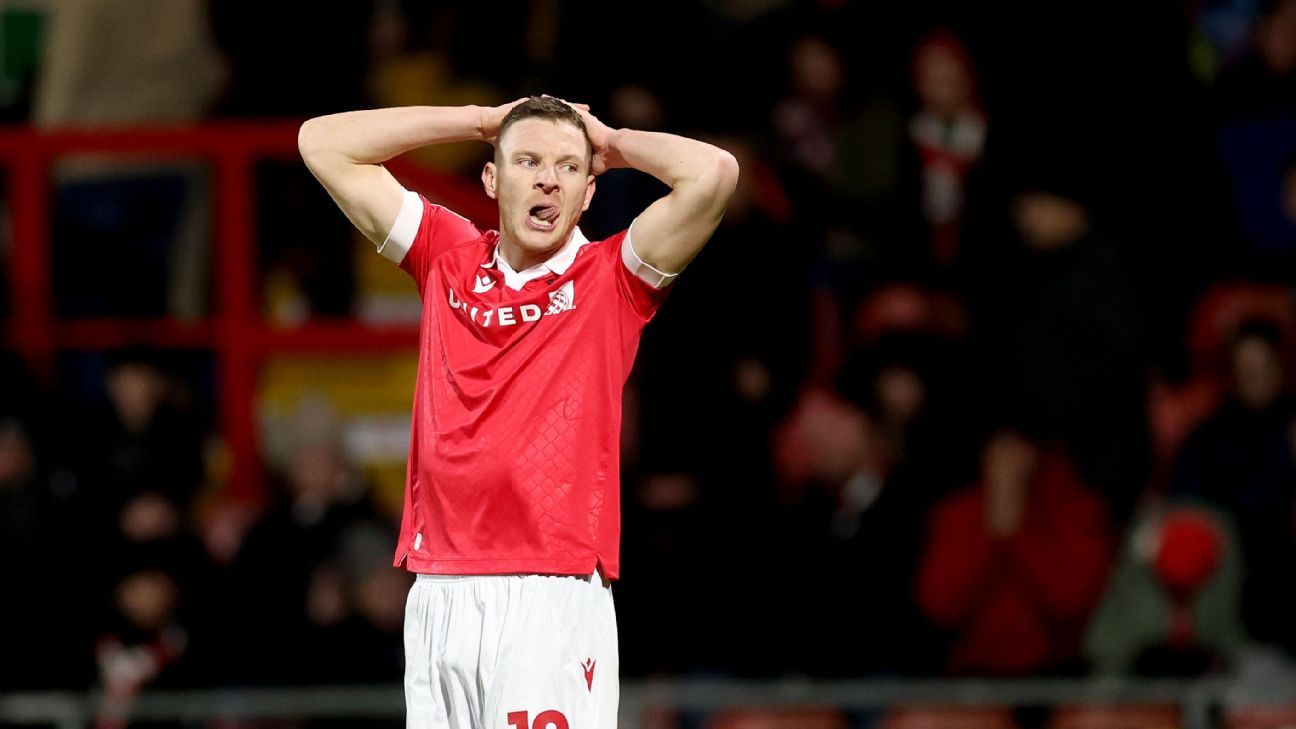 Wrexham Boss: ‘Legends’ Mullin, Palmer to Stave