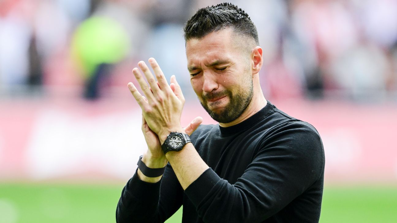 Ο Farioli του Ajax αποβάλλει μετά την κατάρρευση του τίτλου ρεκόρ