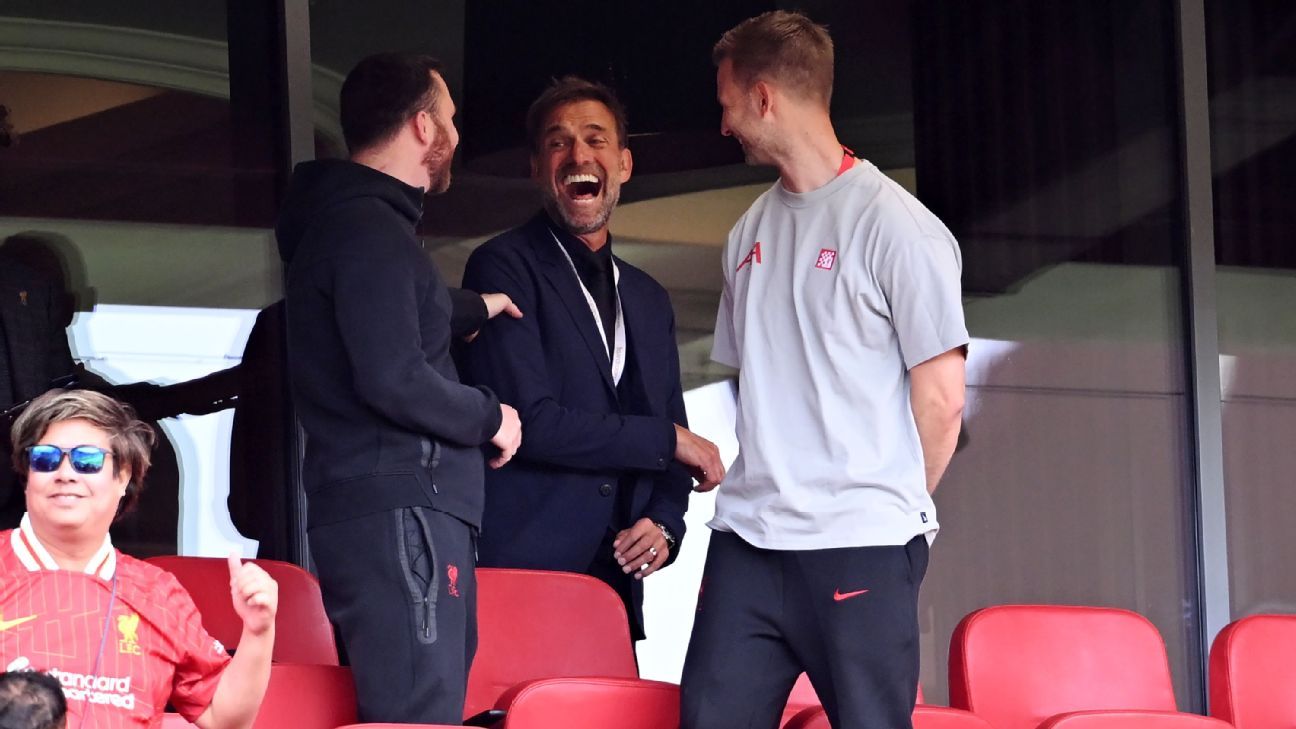 Το Klopp επιστρέφει στο Anfield για τον ανελκυστήρα τρόπαιο του Λίβερπουλ