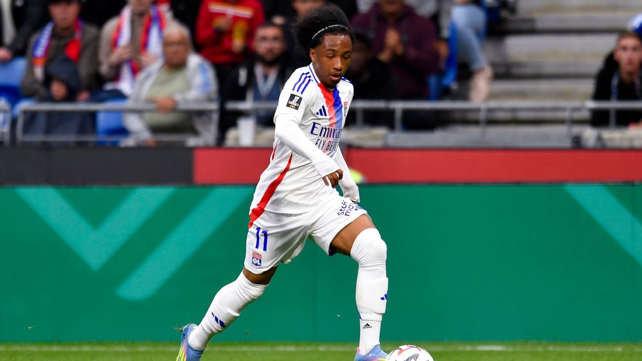 Φήμες μεταφοράς, Νέα: Τσέλσι Κρατώντας καρτέλες στο Fofana της Λυών