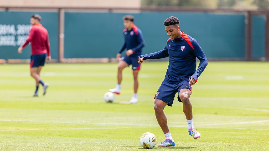 Η «μυστική αγάπη για το ποδόσφαιρο» έβαλε τον Freeman στο μονοπάτι μας