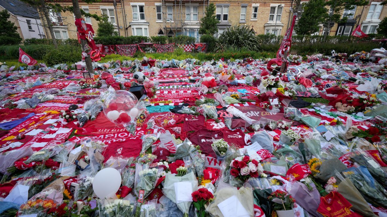Ο Man United Lay Diogo Jota Tribute στο Anfield