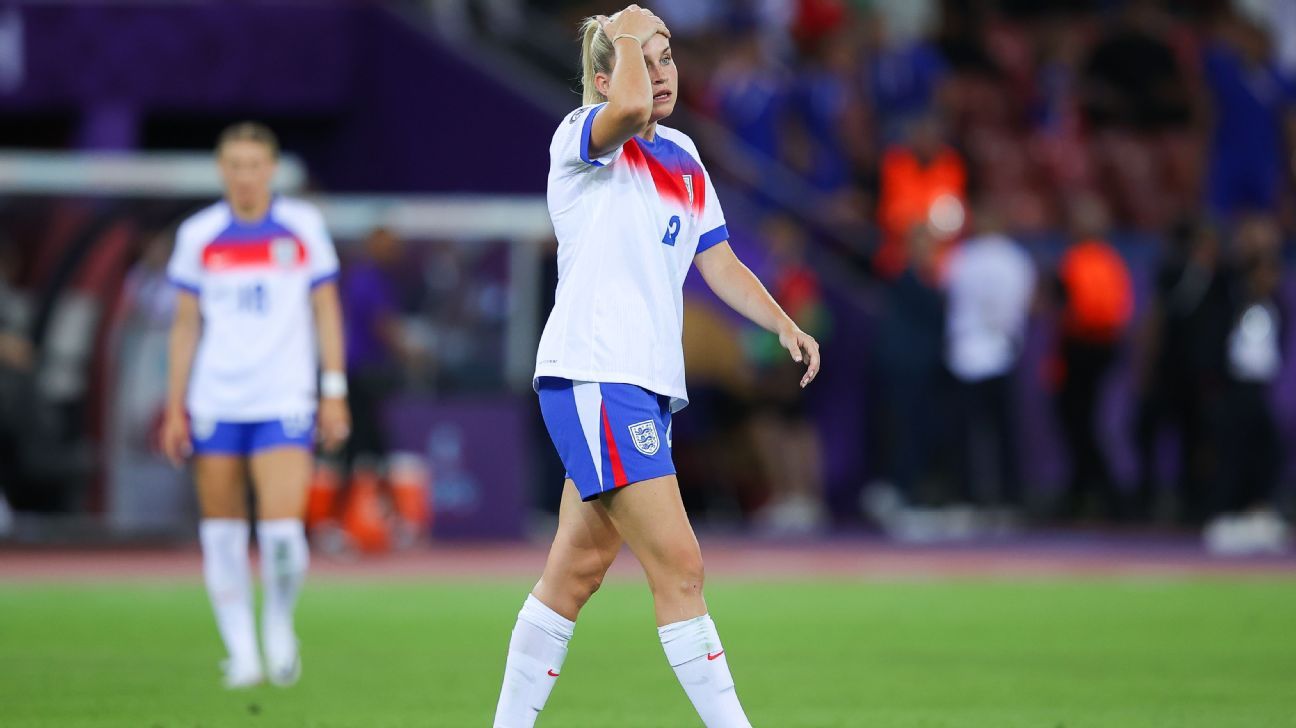 Η υπεράσπιση των πρωταθλητών της Αγγλίας πέφτει στο πρώτο εμπόδιο, όπως η Γαλλία αποστολή δήλωσης