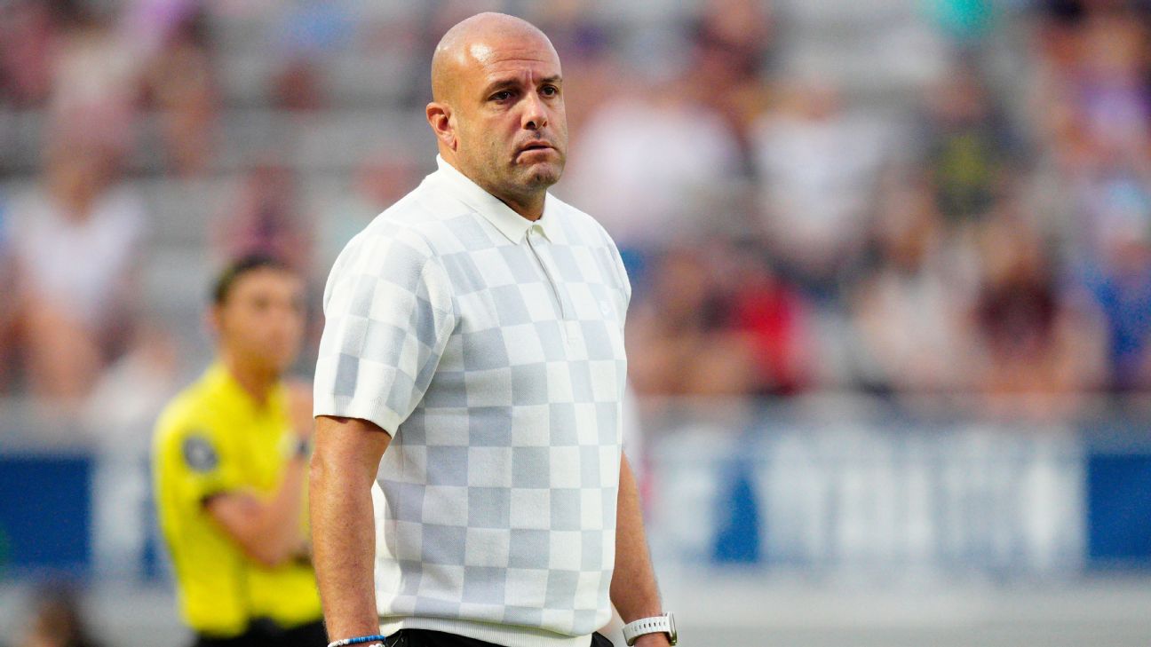 Βόρεια Καρολίνα Courage Fire Head Coach Nahas