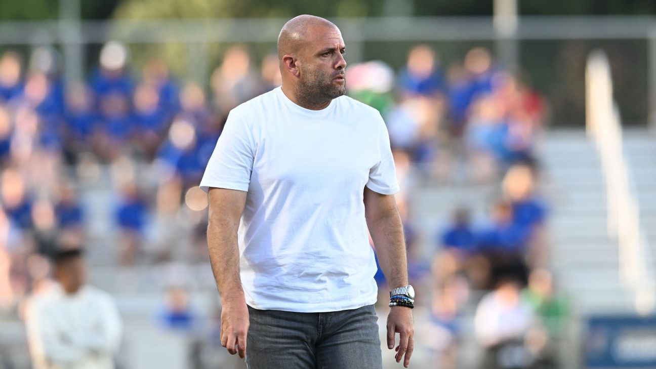 Θάρρος: «Πολλοί παράγοντες» σε απότομη πυροδότηση προπονητή