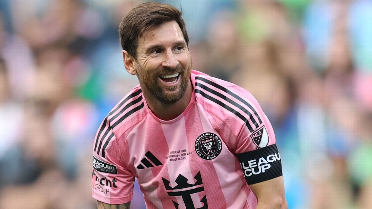 Ο Lionel Messi παίρνει την επευφημία στο θέατρο του θεάτρου της Αργεντινής