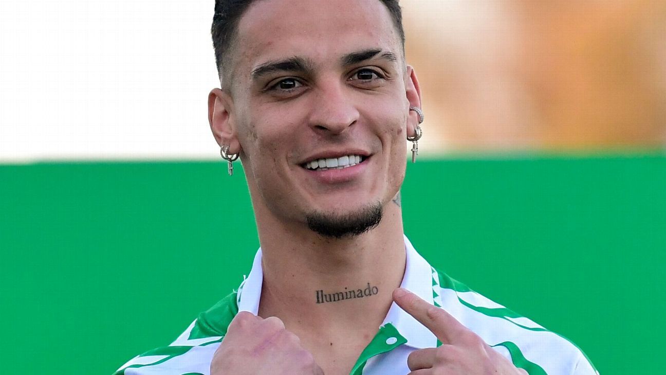 Betis για να ξεκινήσει η γραμμή ρουχισμού τατουάζ Antony Neck
