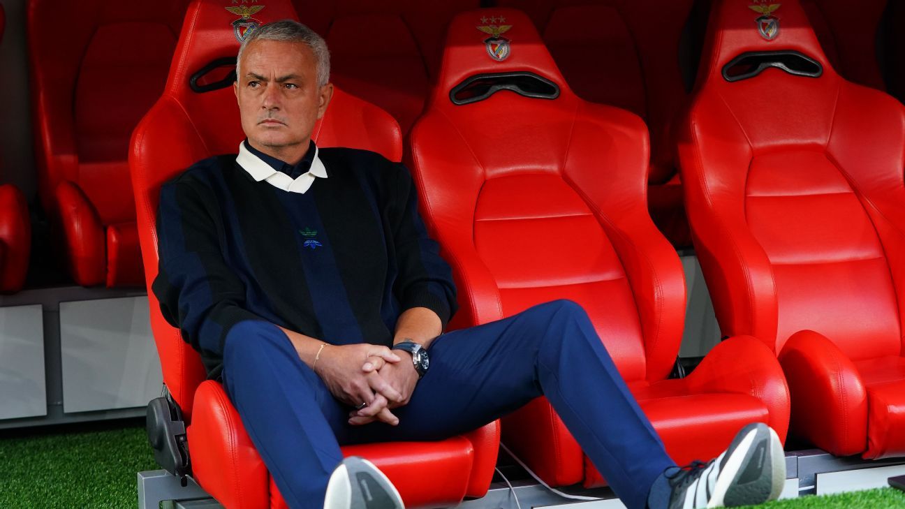 Ο José Mourinho συνεπάγεται ως νέος προπονητής της Μπενφίκα