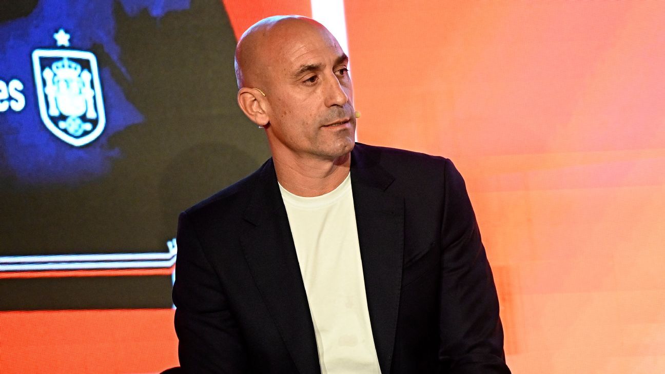 Ο Ρουμπιάλες πέταξαν αυγά σε εκδήλωση βιβλίου στη Μαδρίτη