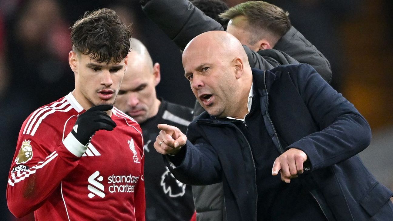 Ο Νέβιλ δίνει συμβουλές στη Λίβερπουλ για να τροποποιήσει την άμυνα