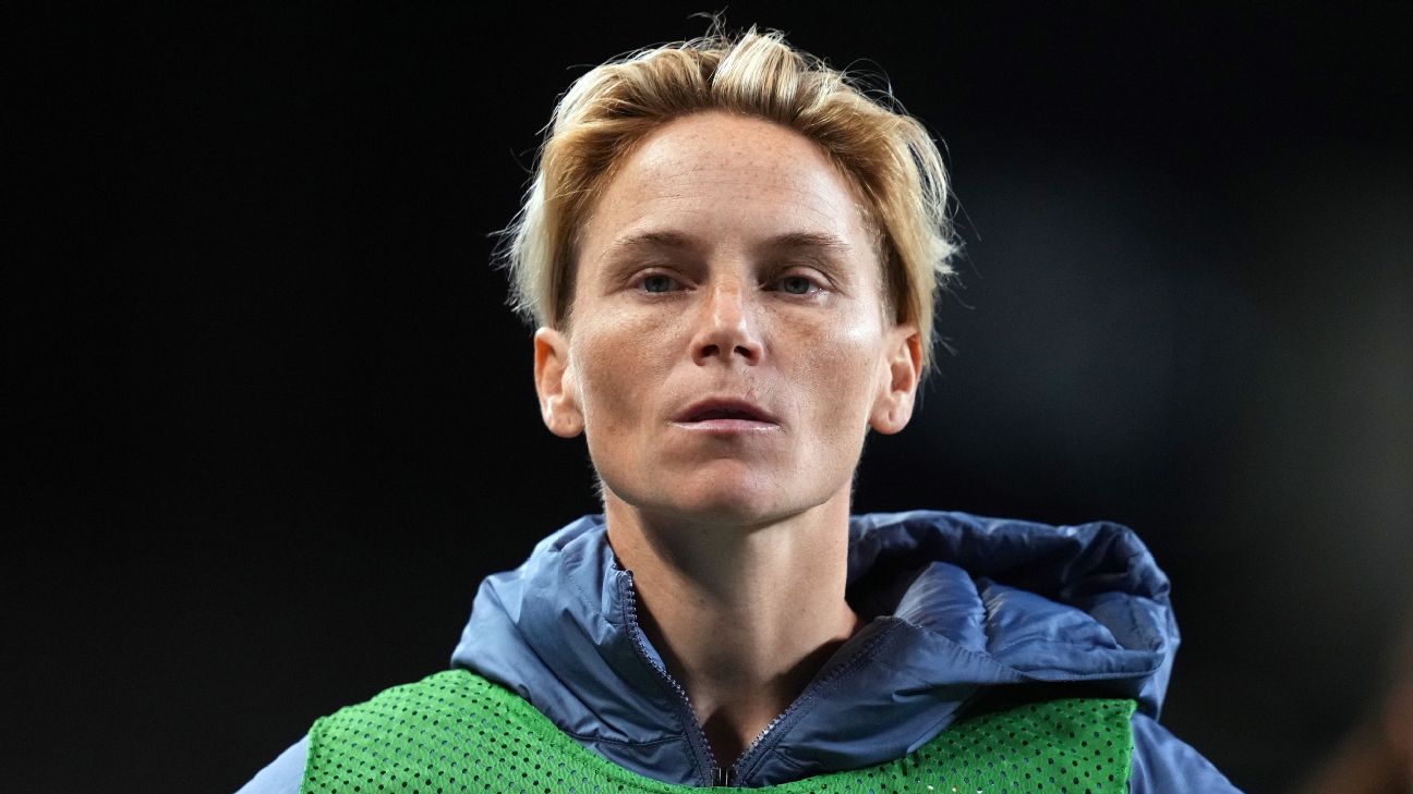 Ο Jess Fishlock παρατείνει τη διαμονή στο Seattle μέχρι το ’26