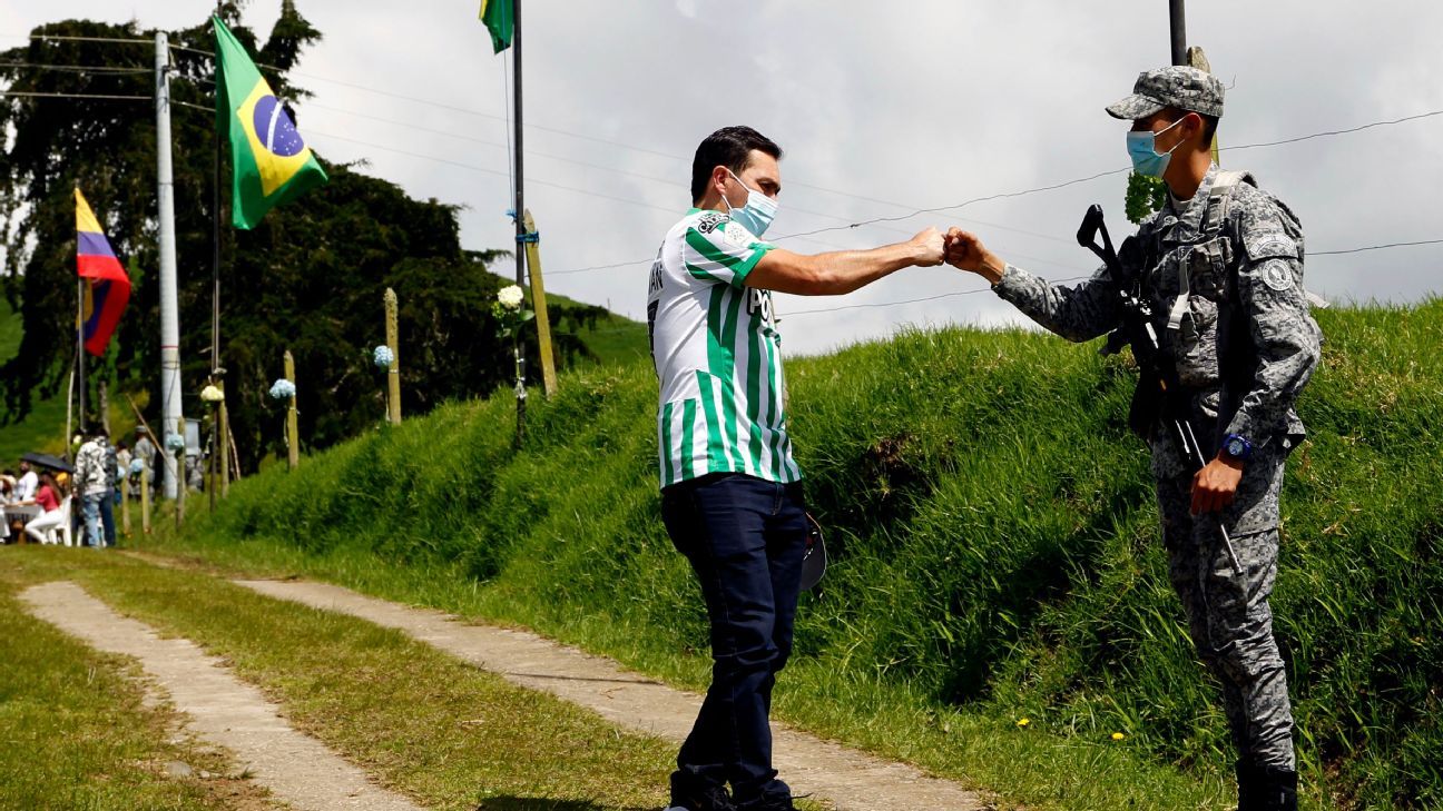 Η Chapecoense τιμά τα θύματα του αεροπορικού δυστυχήματος της Atlético Nacional με φανέλα