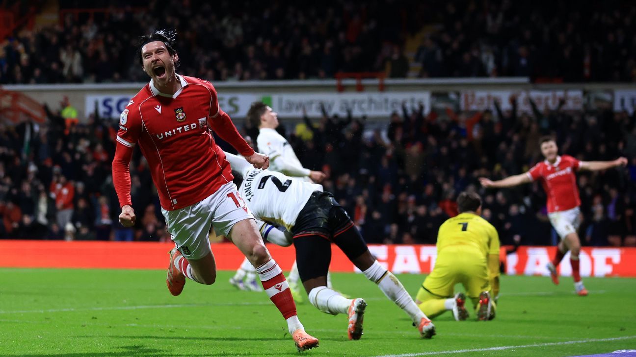 Ο Μουρ της Ρέξχαμ ενθουσιάστηκε με το brace εναντίον του πρώην συλλόγου