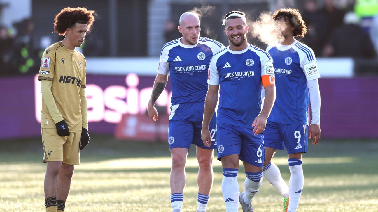 Ανατροπές-στον-τρίτο-γύρο-του-Κυπέλλου-Αγγλίας:-Μάκλσφιλντ,-γιγάντιοι-δολοφόνοι-της-Ρέξαμ