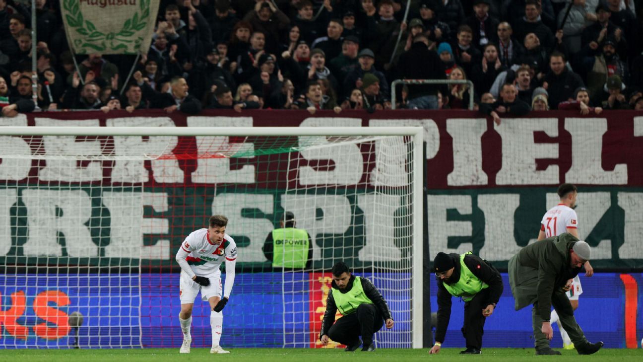 Οργή Πέμπτης: Η διαμαρτυρία των Γερμανών οπαδών καθυστερεί το παιχνίδι