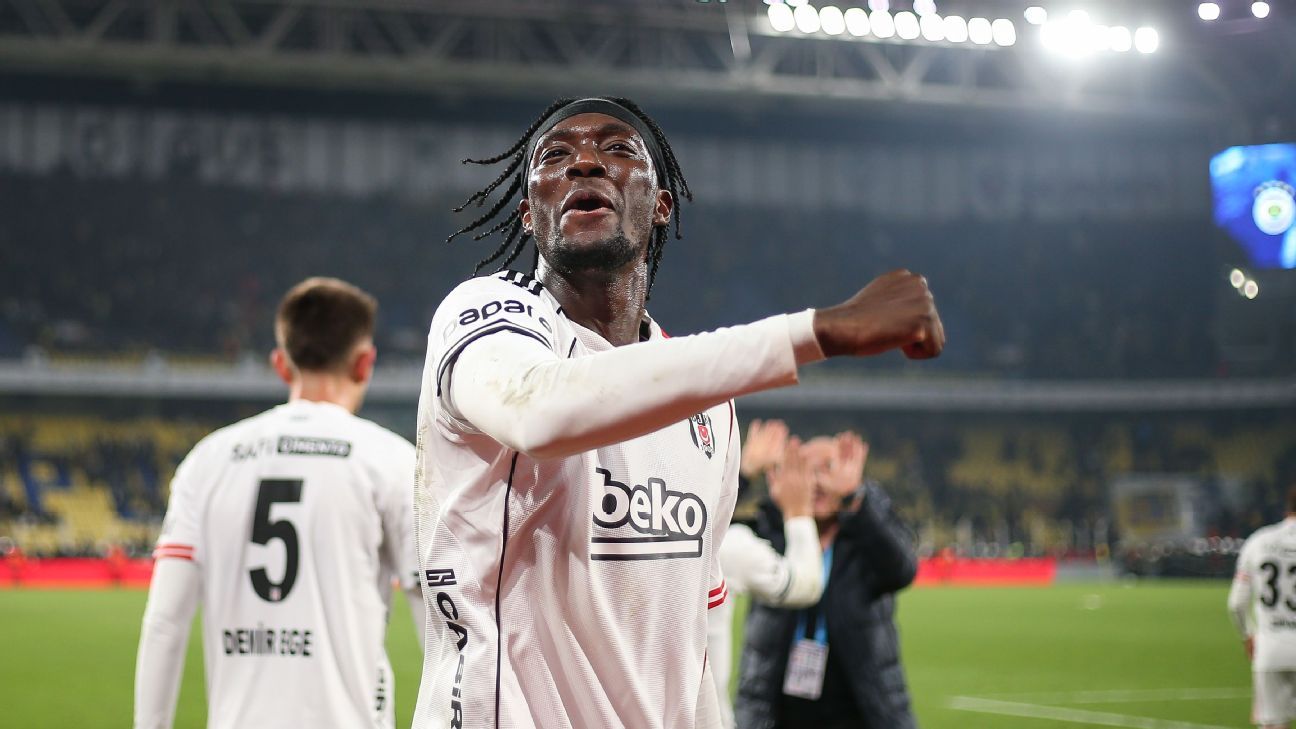 Ο-Αβραάμ-μπαίνει-στη-villa-1-ημέρα-μετά-τη-μεταγραφή-της-Μπεσίκτας