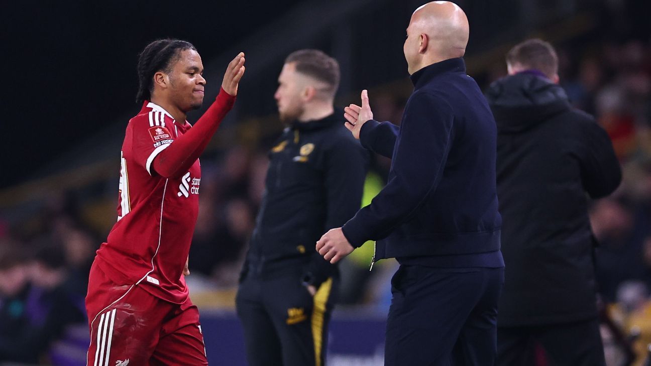 Ο κουλοχέρης χαιρετίζει τον «ειδικό» Ngumoha καθώς η Λίβερπουλ φτάνει στο QF