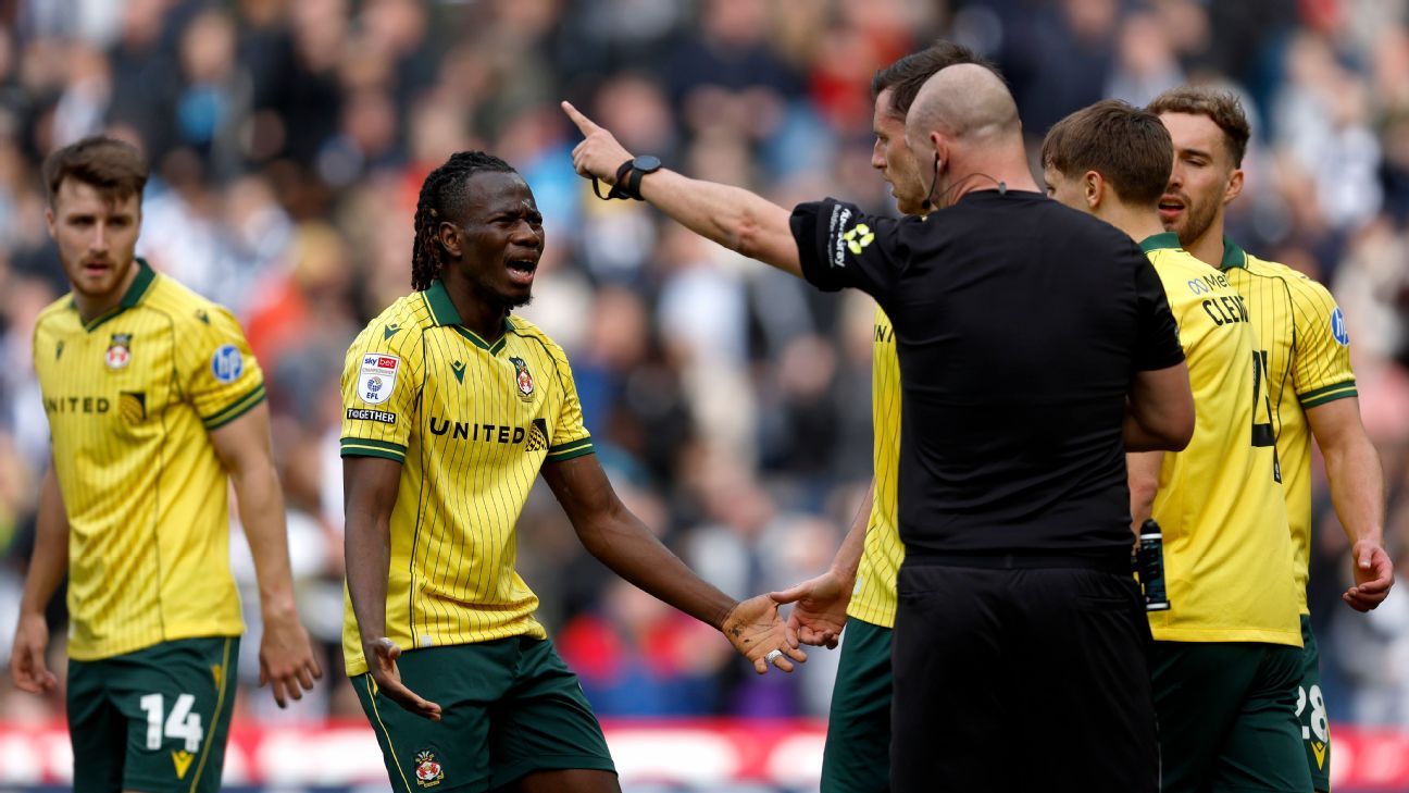 Το αφεντικό της Ρέξαμ χτυπάει τους διαιτητές, θέλει «απαντήσεις»