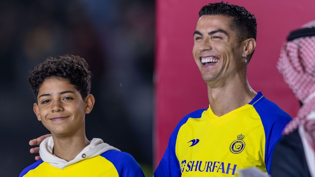 Θα μπορούσε ο Κριστιάνο Τζούνιορ να παίξει με τον Ρονάλντο; Δεν θα ήταν το πρώτο ζευγάρι πατέρα-γιου στο ποδόσφαιρο